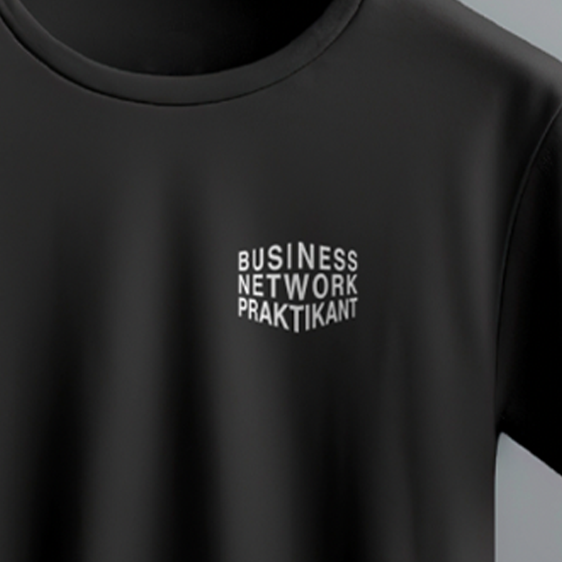 Shirt-Business-Network-Praktikant-in-Schwarz-Nahaufnahme